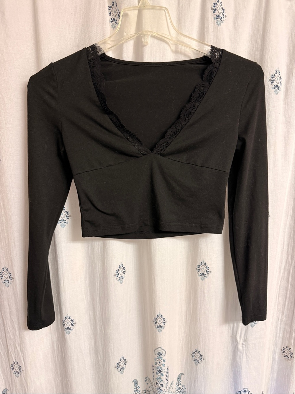 SHEIN Black Lace-Trim V-Neck Long Sleeve Crop Top Size Small